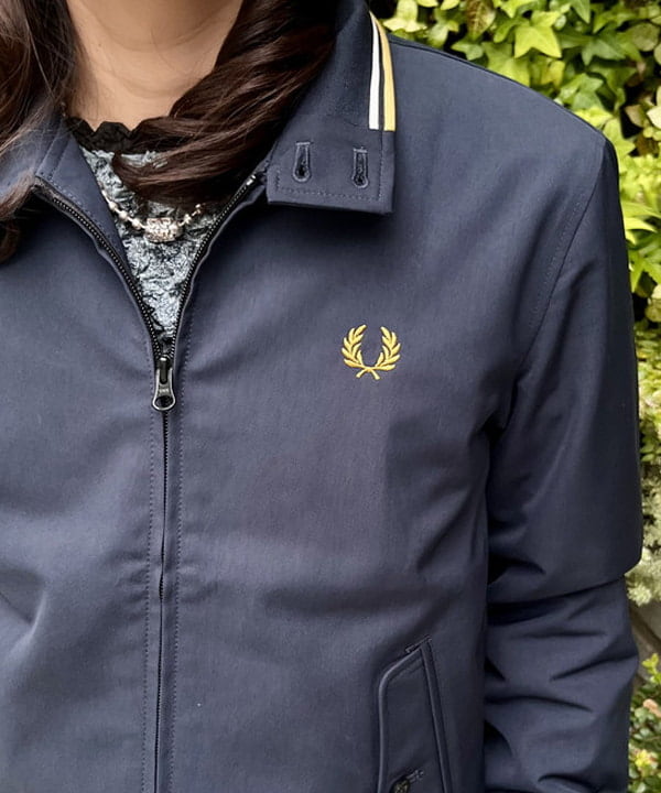 トラ吉さんの「BEAMS WOMEN｜【別注】FRED PERRY / ロゴ ジャカード ビーニー」を使ったコーディネート