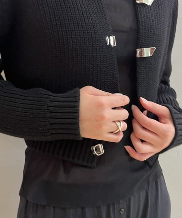 神坂 莉子さんの「BEAMS WOMEN｜【WEB限定】UGG(R) / W CLASSIC MINI DIPPER」を使ったコーディネート