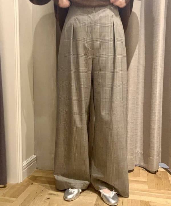 岡 妃呂美さんの「BEAMS WOMEN｜」を使ったコーディネート