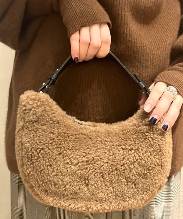 岡 妃呂美さんの「BEAMS WOMEN｜」を使ったコーディネート