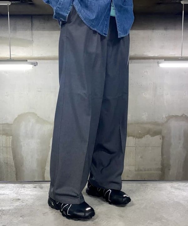 植木 竜也さんの「BEAMS WOMEN｜2プリーツ ワイド スラックス」を使ったコーディネート