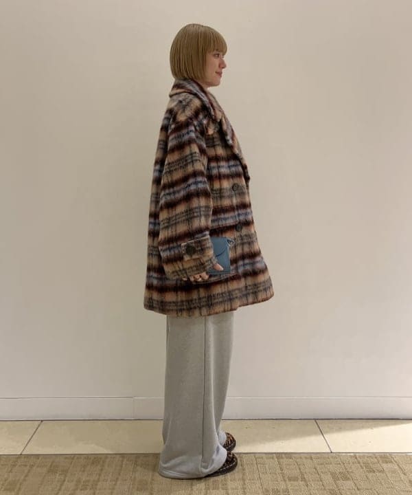 Hazukiさんの「BEAMS WOMEN｜チェック ダブル ハーフ コート」を使ったコーディネート