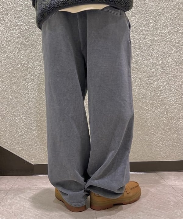 石郷岡 稜さんの「フェード ワイド スウェット パンツ」を使ったコーディネート