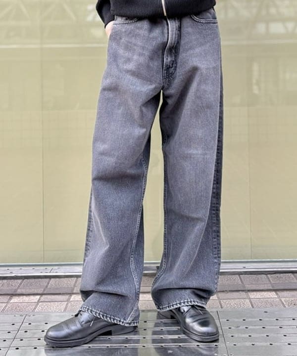 秋元 亮汰さんの「【別注】FRED PERRY / ドライバーズ ニット」を使ったコーディネート