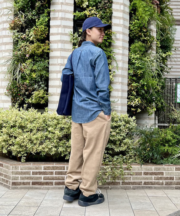 トラ吉さんの「BEAMS WOMEN｜コーデュロイ バギー テーパード イージーパンツ」を使ったコーディネート