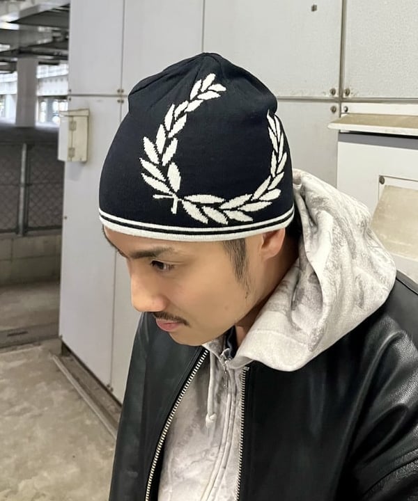 高遠 恒巳さんの「BEAMS WOMEN｜【別注】FRED PERRY / ロゴ ジャカード ビーニー」を使ったコーディネート