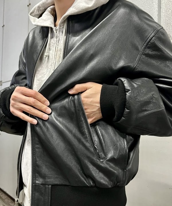 高遠 恒巳さんの「BEAMS WOMEN｜【別注】FRED PERRY / ロゴ ジャカード ビーニー」を使ったコーディネート