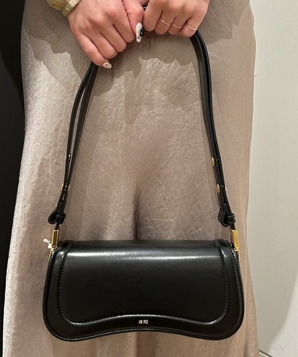 ando naoさんの「BEAMS WOMEN｜JW PEI / Joy Bag」を使ったコーディネート