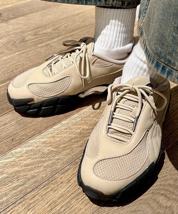 関澤 佑樹さんの「BEAMS WOMEN｜【別注】Lee / WIDE FADE BAGGY JEANS」を使ったコーディネート