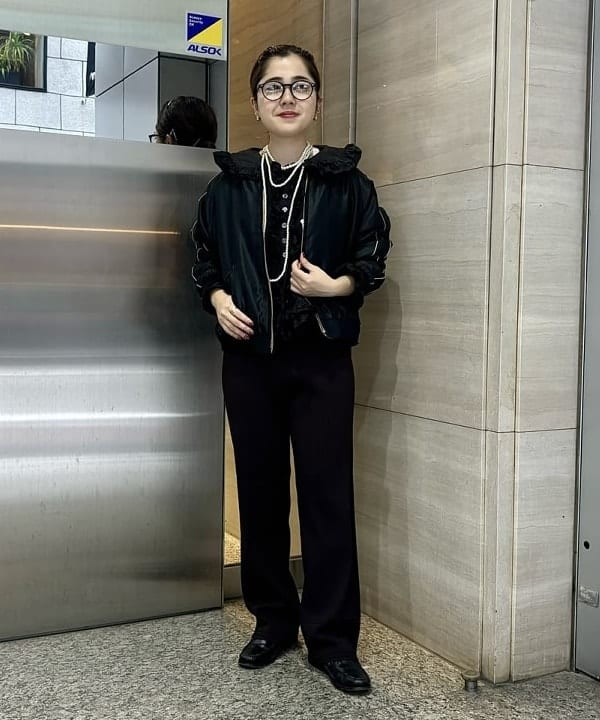 吉野 多恵さんの「BEAMS WOMEN｜ミリタリー ニットパンツ」を使ったコーディネート