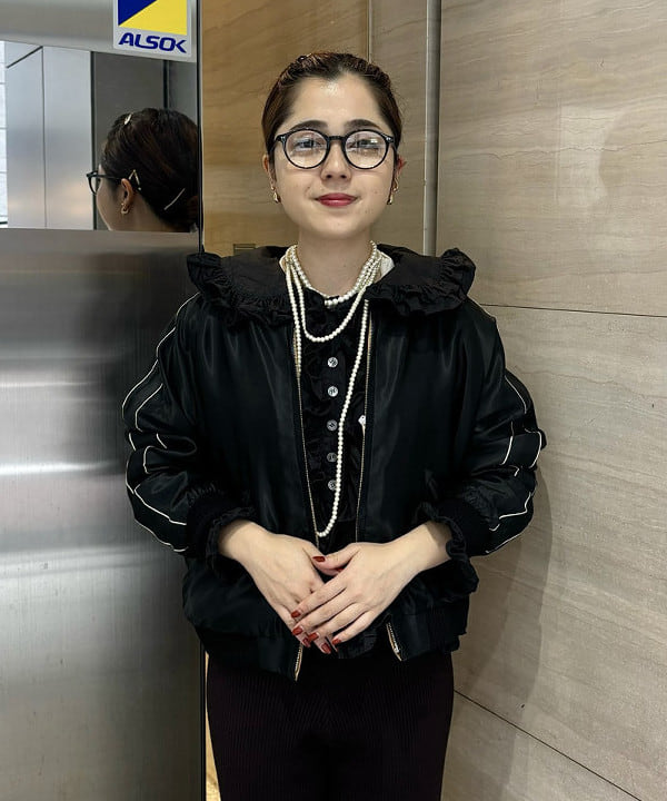 吉野 多恵さんの「BEAMS WOMEN｜ミリタリー ニットパンツ」を使ったコーディネート