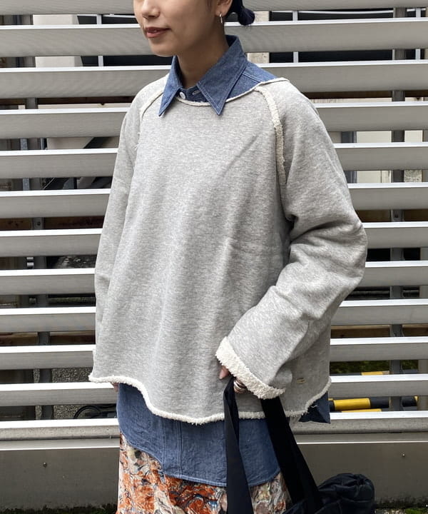 オカモト ミサキさんの「BEAMS WOMEN｜BUZZ RICKSON'S / 別注 シャンブレー ロングスリーブ シャツ」を使ったコーディネート