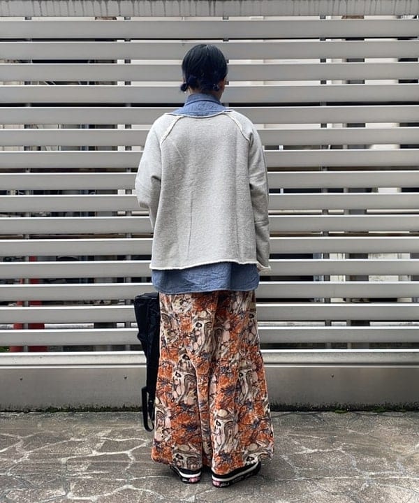 オカモト ミサキさんの「BEAMS WOMEN｜BUZZ RICKSON'S / 別注 シャンブレー ロングスリーブ シャツ」を使ったコーディネート