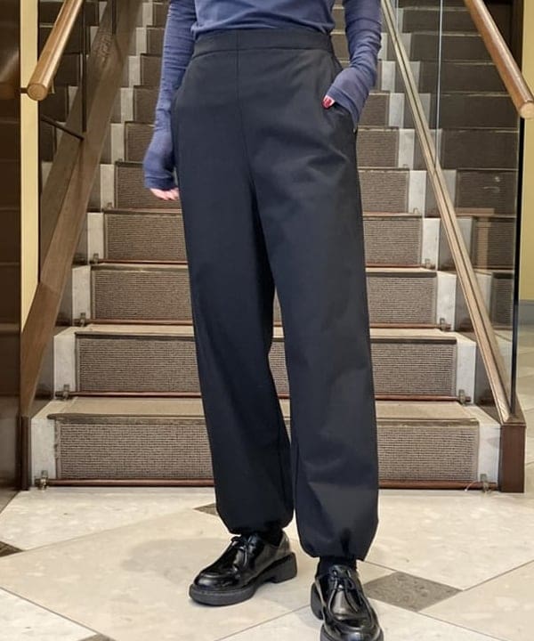 蒲原 捺美さんの「BEAMS WOMEN｜ドライギャバジン ダブルジャケット」を使ったコーディネート