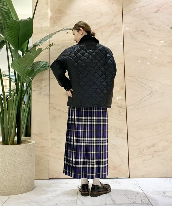AONO SHIKAMAさんの「BEAMS WOMEN｜Barbour / TRANSPORT キルティング ジャケット」を使ったコーディネート