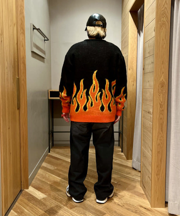 新里 京介さんの「BEAMS WOMEN｜BEAMS / ワイドフィット デニムパンツ」を使ったコーディネート