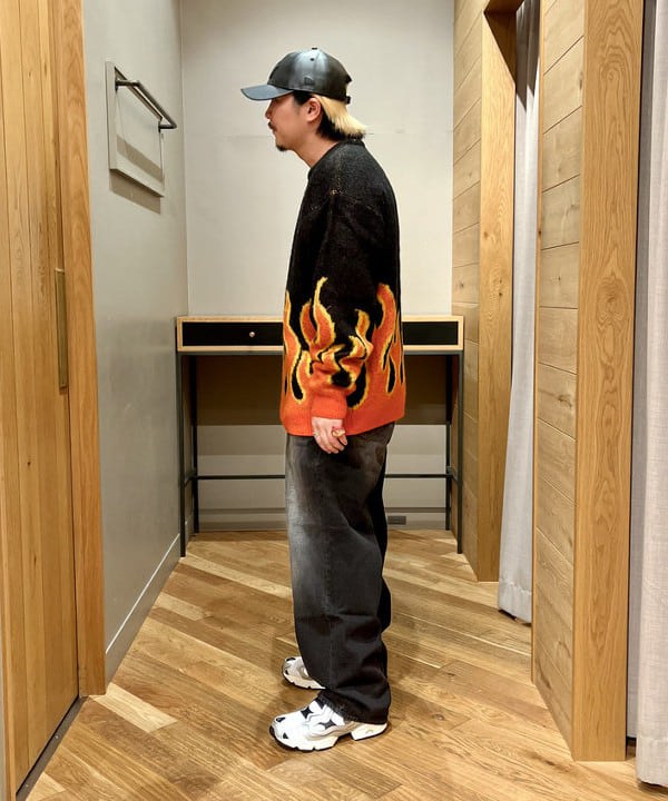 新里 京介さんの「BEAMS WOMEN｜BEAMS / ワイドフィット デニムパンツ」を使ったコーディネート