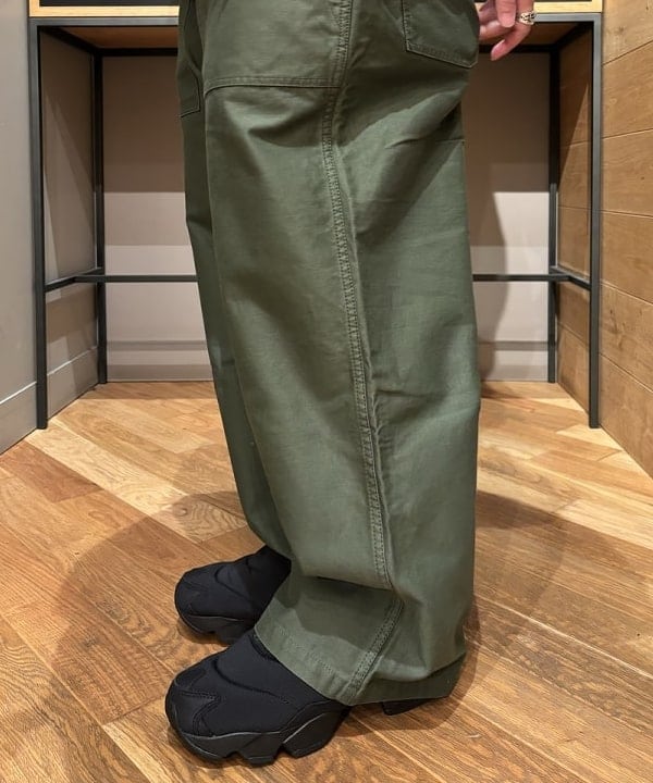 三宅 康平さんの「BEAMS WOMEN｜ABLE CARRY / Daily Plus Cordura Black」を使ったコーディネート