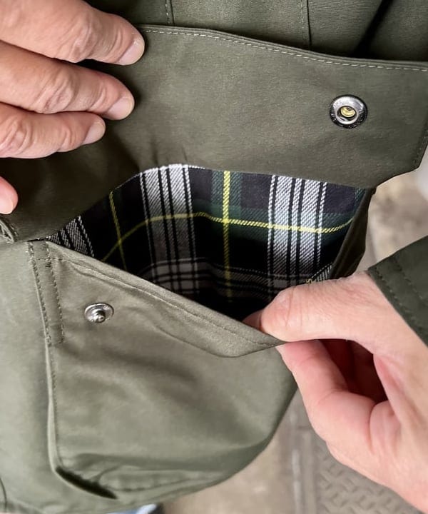ザキサンさんの「BEAMS WOMEN｜【別注】Barbour / BEDALE 2Layer Classic Fit」を使ったコーディネート