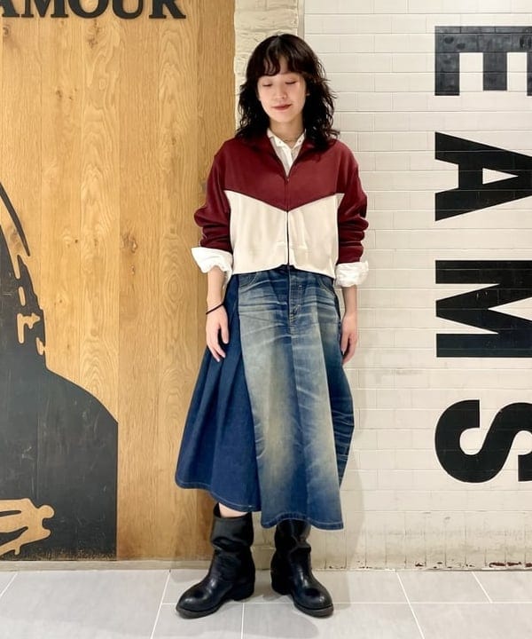 笠井 祐希さんの「BEAMS WOMEN｜ライン ディティール フルジップ ロングスリーブ」を使ったコーディネート