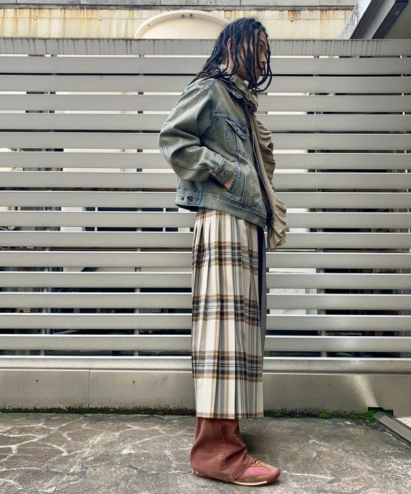 森 凌真さんの「BEAMS WOMEN｜フリル マフラー」を使ったコーディネート