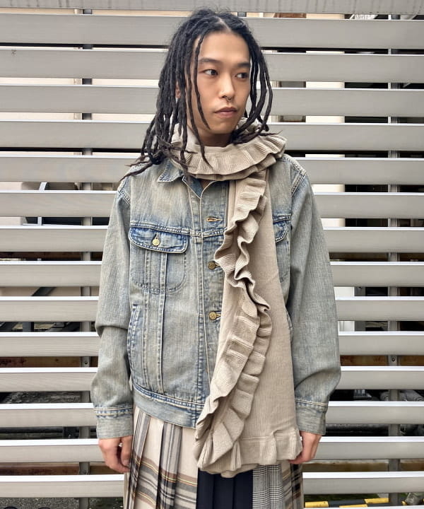 森 凌真さんの「BEAMS WOMEN｜フリル マフラー」を使ったコーディネート