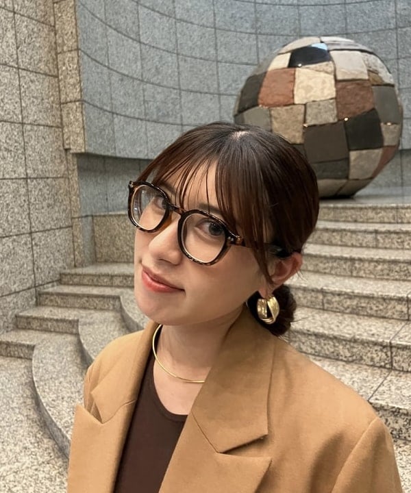 大槻 まひろさんの「BEAMS WOMEN｜バックル 2タック ワイドパンツ」を使ったコーディネート