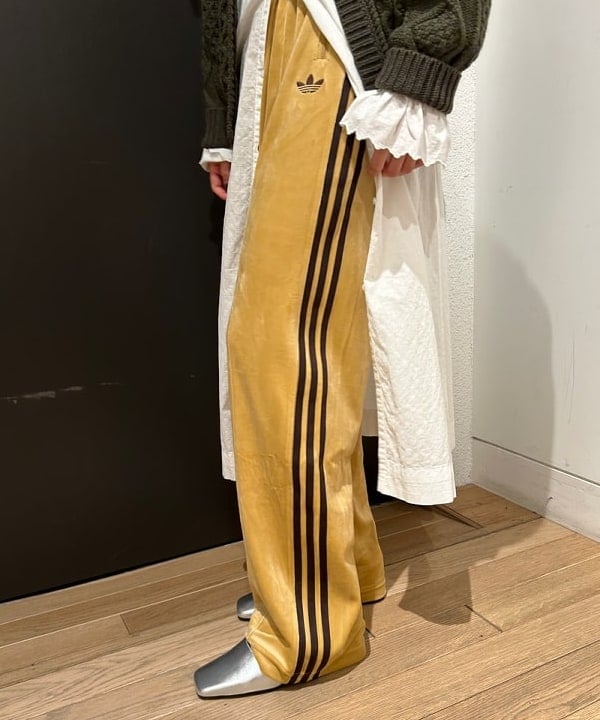 佐藤 亜美さんの「BEAMS WOMEN｜Ray BEAMS / アンクルストラップ パンプス」を使ったコーディネート