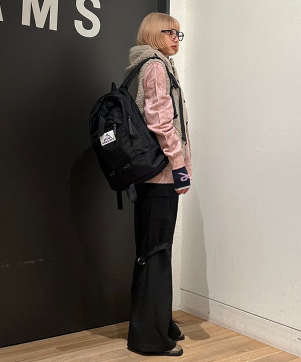 佐藤 亜美さんの「BEAMS WOMEN｜GYMPHLEX / フーデッド ボア ベスト」を使ったコーディネート
