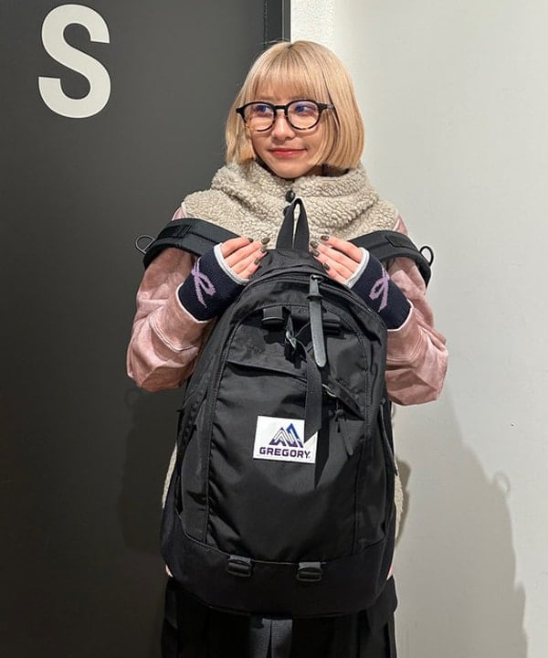 佐藤 亜美さんの「BEAMS WOMEN｜GYMPHLEX / フーデッド ボア ベスト」を使ったコーディネート