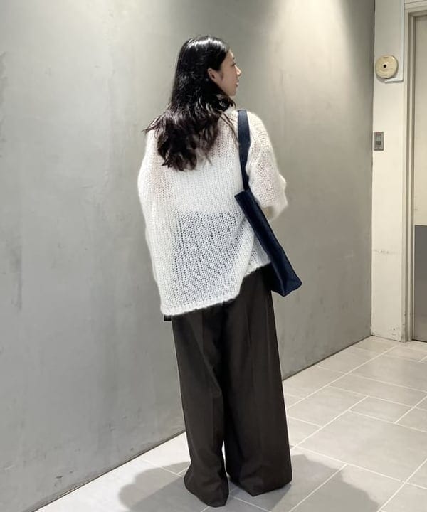坂本 涼花さんの「BEAMS WOMEN｜バックル 2タック ワイドパンツ」を使ったコーディネート
