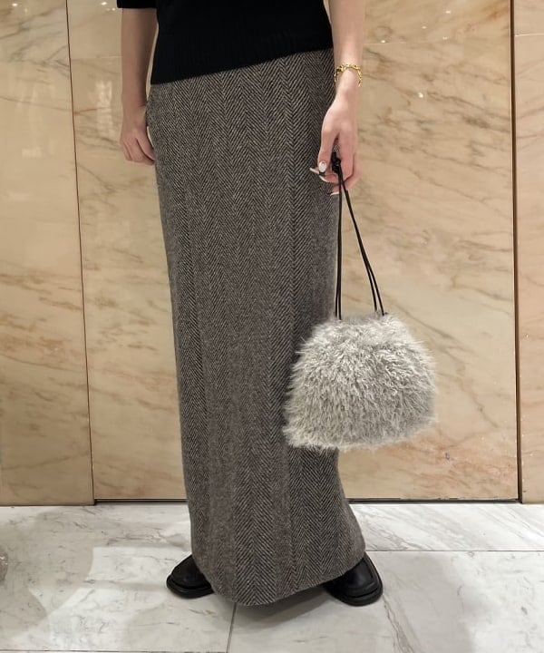 関 桂子さんの「BEAMS WOMEN｜extreme cashmere / LAUREN ハーフスリーブ クルーネック ニット」を使ったコーディネート