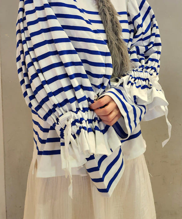 saori KATOさんの「BEAMS WOMEN｜サイド スリット レギンス」を使ったコーディネート