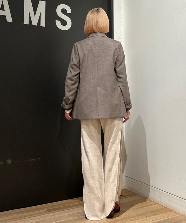 佐藤 亜美さんの「BEAMS WOMEN｜【別注】GOOD ROCK SPEED / LIFE PICTURE COLLECTION ロングスリーブ Tシャツ」を使ったコーディネート