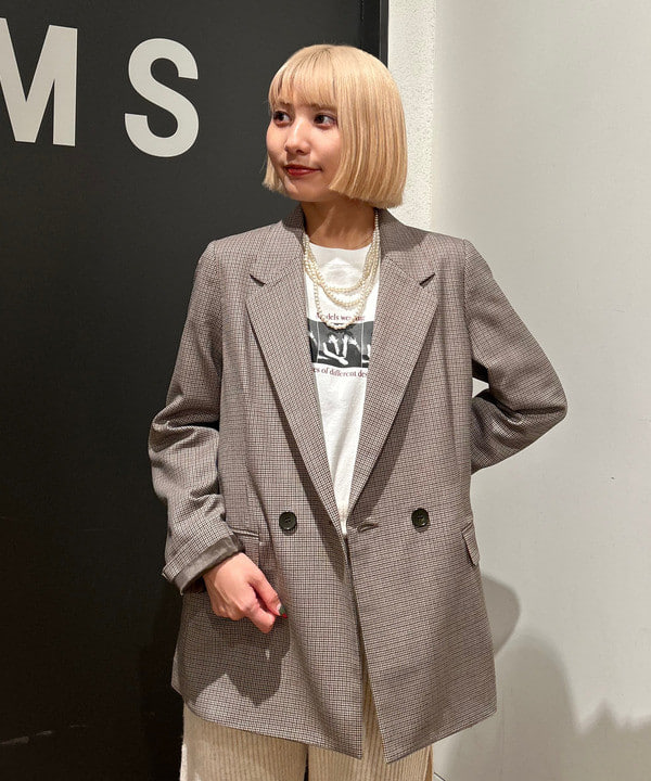 佐藤 亜美さんの「BEAMS WOMEN｜【別注】GOOD ROCK SPEED / LIFE PICTURE COLLECTION ロングスリーブ Tシャツ」を使ったコーディネート
