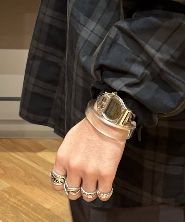 三宅 康平さんの「BEAMS WOMEN｜TIMEX × BEAMS / 別注 IRONMAN（R）8-LAP METAL」を使ったコーディネート
