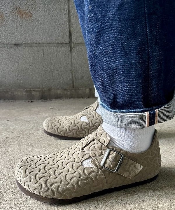 エイトさんの「BEAMS WOMEN｜【別注】BIRKENSTOCK / LONDON BONE PATTERN」を使ったコーディネート