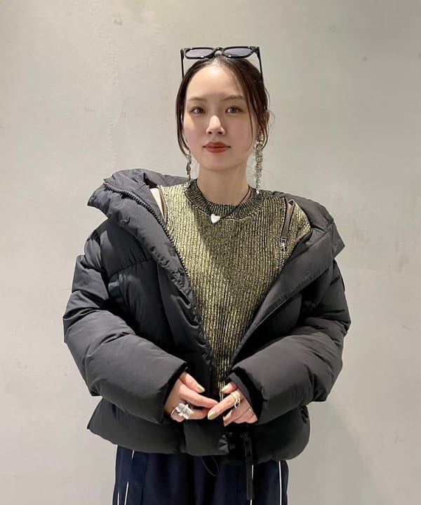 カタヤマ アヤさんの「BEAMS WOMEN｜サイド レース ラインパンツ」を使ったコーディネート