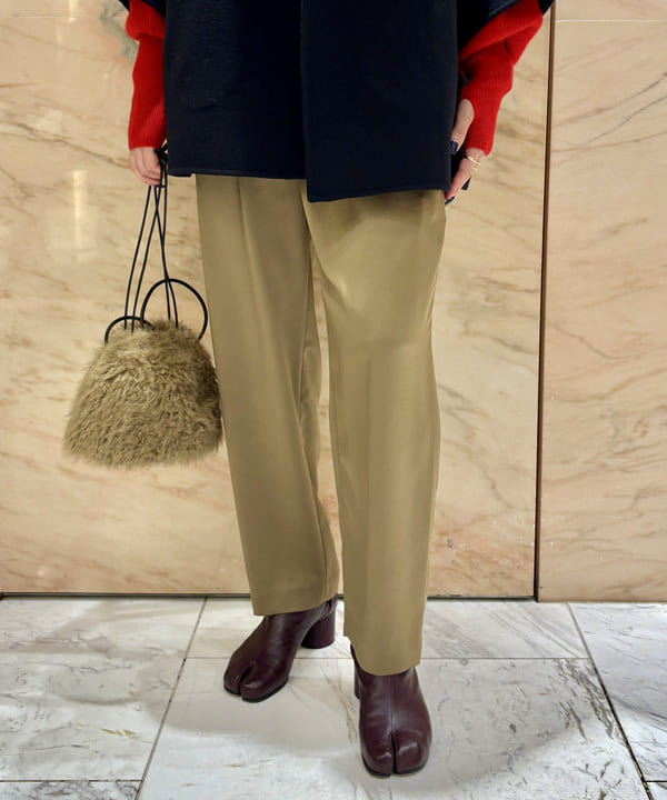 ゆうかさんの「BEAMS WOMEN｜AK+1 / サテン タック パンツ」を使ったコーディネート