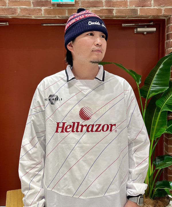 新里 京介さんの「BEAMS WOMEN｜BEAMS / ビッグ 6ポケット カーゴパンツ」を使ったコーディネート