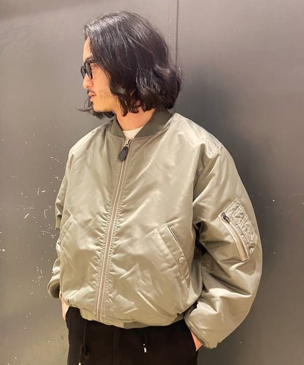 IHA(イハ)さんの「BEAMS WOMEN｜MA-1」を使ったコーディネート