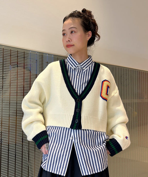 清水 彩乃さんの「BEAMS WOMEN｜ロンドンストライプ ボタンダウンシャツ」を使ったコーディネート
