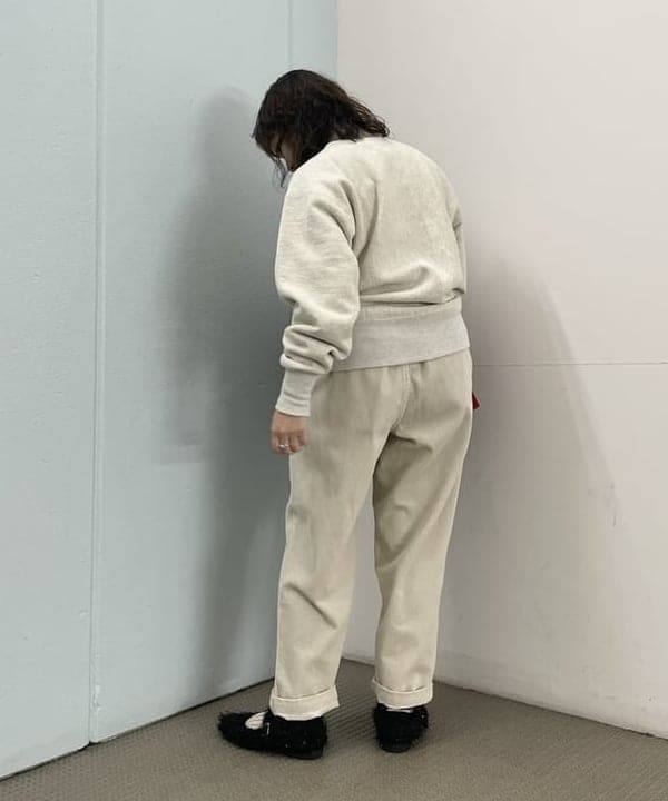 IZUMI MAYUMIさんの「BEAMS WOMEN｜Champion / ロゴ リバースウィーブ(R) クルーネック スウェットシャツ」を使ったコーディネート