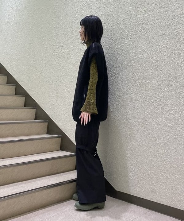 め　め　こさんの「レッグ ベルト カーゴ パンツ」を使ったコーディネート