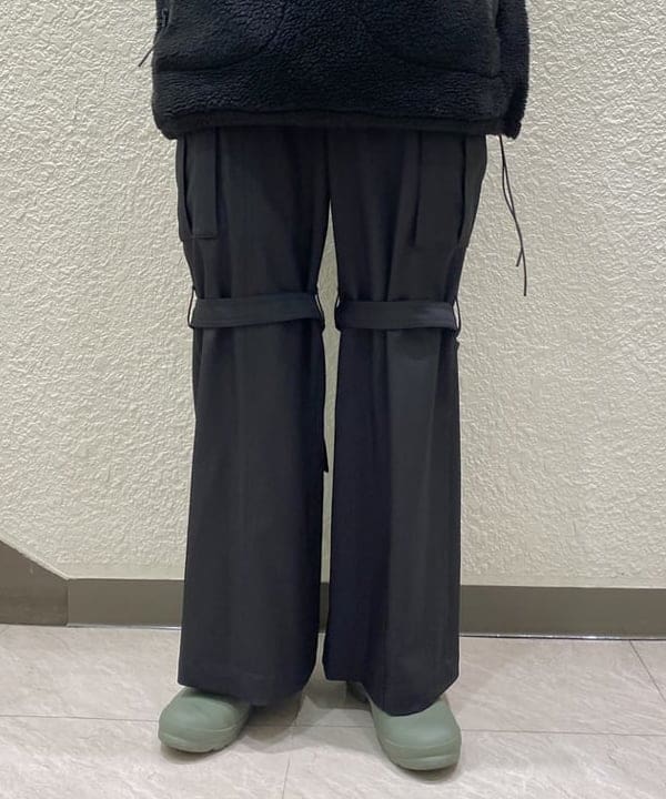 め　め　こさんの「レッグ ベルト カーゴ パンツ」を使ったコーディネート