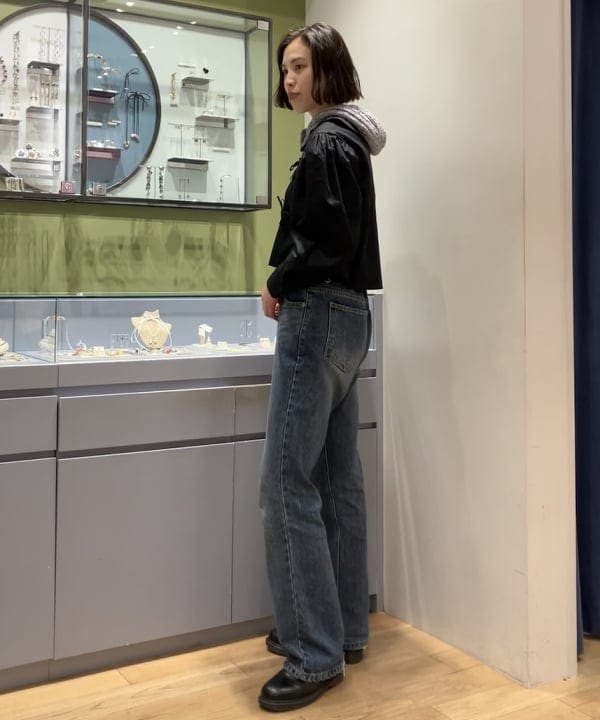 神坂 莉子さんの「BEAMS WOMEN｜【別注】La Maison de Lyllis / knit TUM」を使ったコーディネート