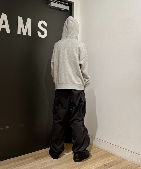 関澤 佑樹さんの「BEAMS WOMEN｜NEW ERA × BEAMS / 別注 Big Pon-Pon Knit Cap 24AW」を使ったコーディネート