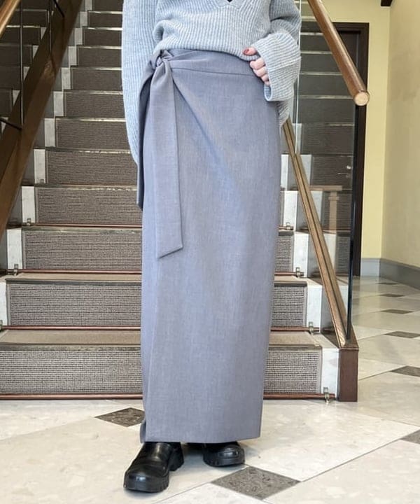蒲原 捺美さんの「BEAMS WOMEN｜LEE &times; Demi-Luxe BEAMS / ラップ ロングスカート .M」を使ったコーディネート