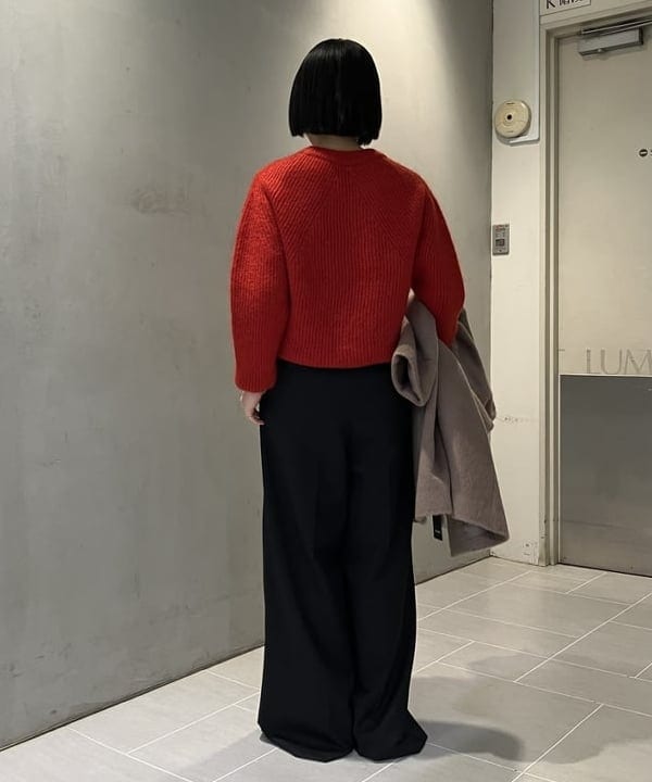 野村 美紅さんの「BEAMS WOMEN｜バックル 2タック ワイドパンツ」を使ったコーディネート