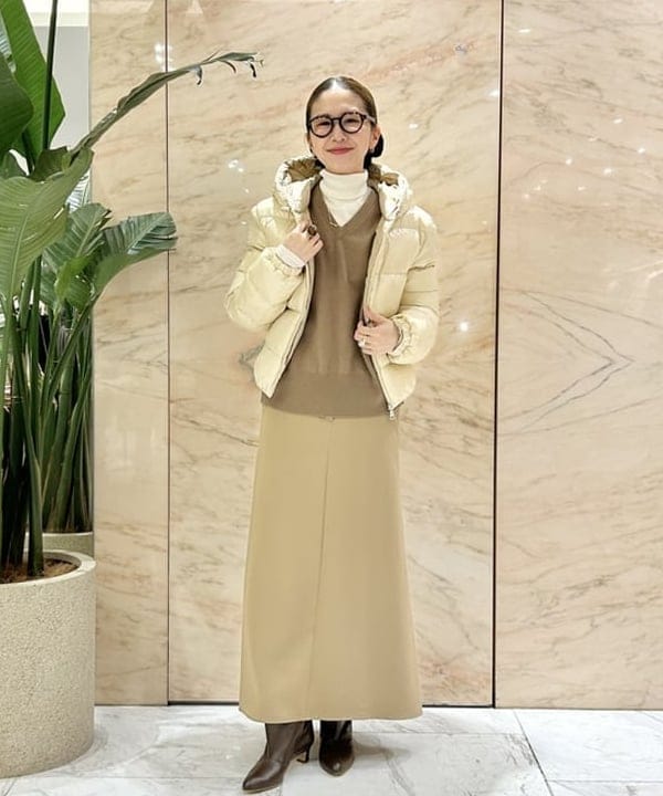 佐藤 美樹さんの「BEAMS WOMEN｜extreme cashmere / SPENCER ニット ベスト」を使ったコーディネート